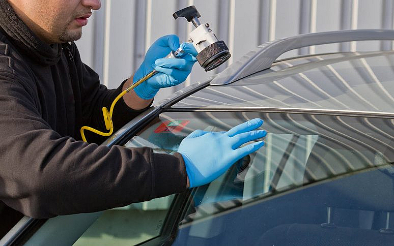 Professional Auto Glass Services Fayetteville, TX